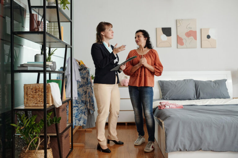 Comprar una habitación: solución habitacional o riesgo legal